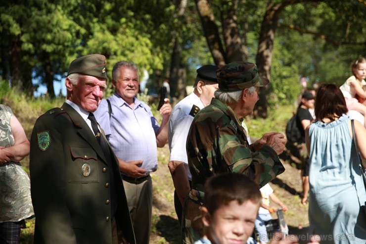 Kaujā Cēsīs piedalījās vairāk nekā 200 rekonstruktori no Latvijas, Igaunijas, Lietuvas, Polijas un Krievijas, cīņu meistari un Latvijas Nacionālās aiz 257815