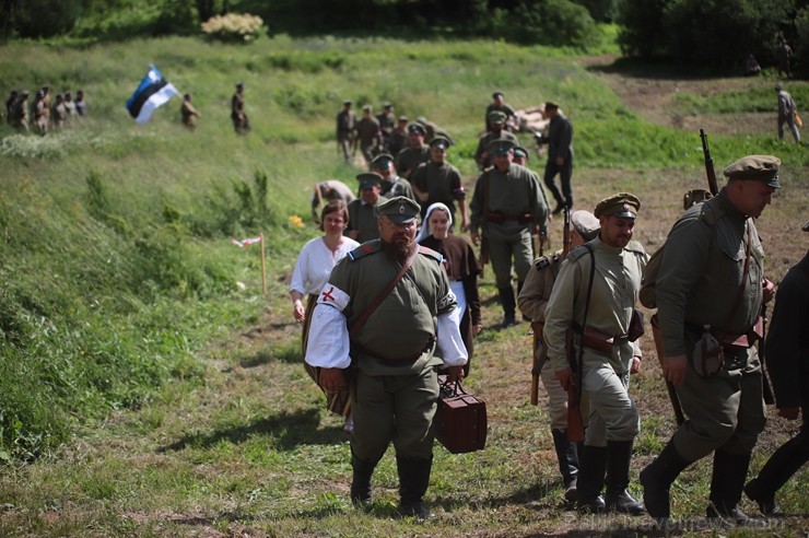 Kaujā Cēsīs piedalījās vairāk nekā 200 rekonstruktori no Latvijas, Igaunijas, Lietuvas, Polijas un Krievijas, cīņu meistari un Latvijas Nacionālās aiz 257816