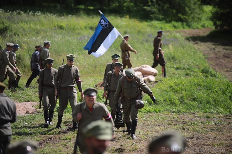 Kaujā Cēsīs piedalījās vairāk nekā 200 rekonstruktori no Latvijas, Igaunijas, Lietuvas, Polijas un Krievijas, cīņu meistari un Latvijas Nacionālās aiz 257818