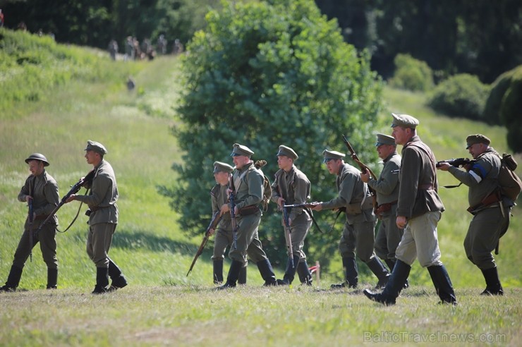 Kaujā Cēsīs piedalījās vairāk nekā 200 rekonstruktori no Latvijas, Igaunijas, Lietuvas, Polijas un Krievijas, cīņu meistari un Latvijas Nacionālās aiz 257832