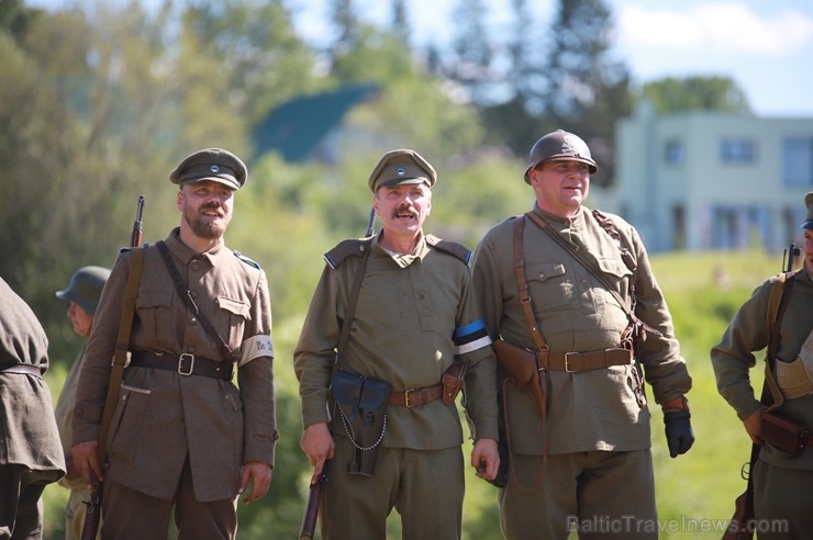 Kaujā Cēsīs piedalījās vairāk nekā 200 rekonstruktori no Latvijas, Igaunijas, Lietuvas, Polijas un Krievijas, cīņu meistari un Latvijas Nacionālās aiz 257853