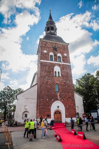Vēsturiskais 107 km skrējiensoļojums Rīga - Valmiera šogad atzīmē 30 gadu jubileju. Pirmais skrējiens norisinājās 1989. gadā - trīs dienas pēc leģendā 257905