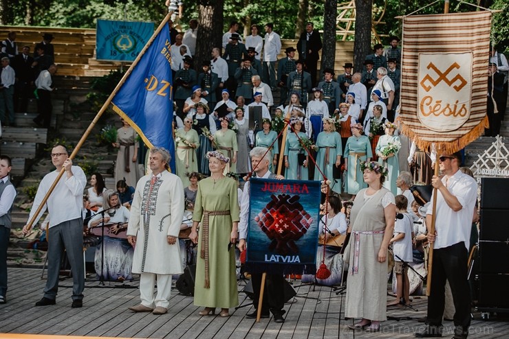 Šogad aprit 155. gadskārta kopš pirmajām dziesmu dienām, kas norisinājās Valmieras pusē - Dikļos 258122