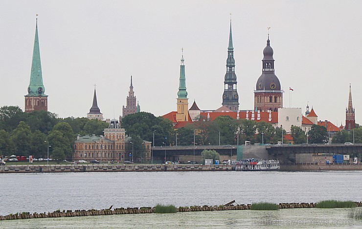 Travelnews.lv izbauda Pārdaugavas restorānu «Hercogs Fabrika» piedāvājumu uz plosta 258192