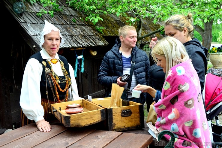 Jau 10. gadu ar pārgājieniem Dundagas novada dabā un unikālajā kultūrvidē vasaras sākumā rīkoja Slīteres Ceļotāju dienas, savukārt Mājas kafejnīcu die 258528