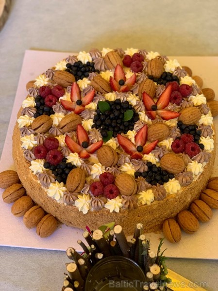 Zaubes savvaļas kulinārā festivāla ietvaros nosaka labāko lauku torti. Foto: Erlens Ernstsons 259042