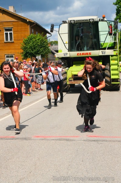 Mazsalacā reizē ar pilsētas svētkiem jau devīto gadu svin Mazsalacā dzimušā amatnieka, velosipēdu izgatavotāja Gustava Ērenpreisa jubileju 259626