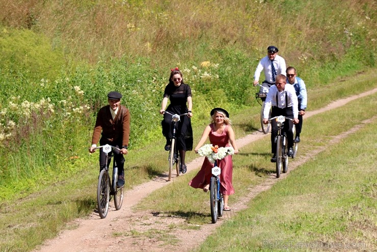 Mazsalacā reizē ar pilsētas svētkiem jau devīto gadu svin Mazsalacā dzimušā amatnieka, velosipēdu izgatavotāja Gustava Ērenpreisa jubileju 259640