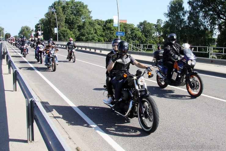 Ziedu rotā tērpjas ne vien Līvānos pilsētas laukumi un parki, bet pat Daugavas un Dubnas krasti un ūdeņi. Tāpēc ar moto ir 