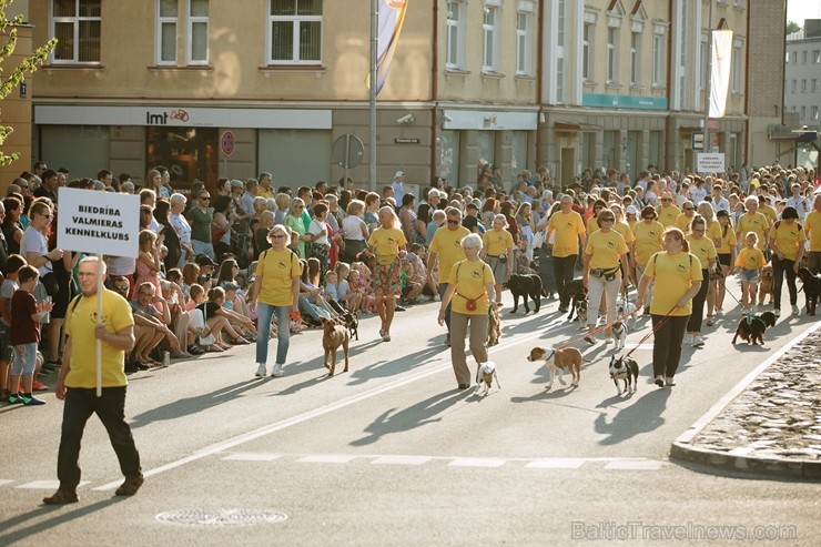 Valmierā nosvinēta pilsētas 736. Dzimšanas diena ar tradicionālām un jaunām aktivitātēm, kas iepriecinājušas ikvienu svētku dalībnieku 260138