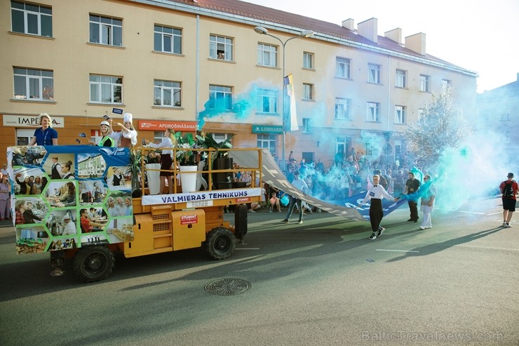 Valmierā nosvinēta pilsētas 736. Dzimšanas diena ar tradicionālām un jaunām aktivitātēm, kas iepriecinājušas ikvienu svētku dalībnieku 260144