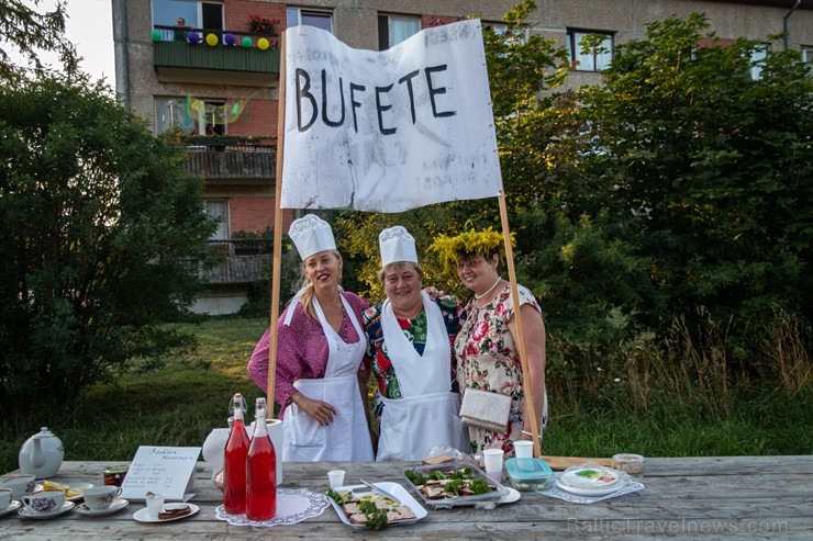 Sabiles pilsētas iedzīvotāji un viesi 5 dienas svin un bauda iemīļotos Vīna svētkus 260295