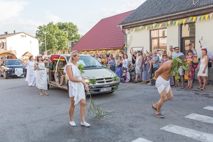 Sabiles pilsētas iedzīvotāji un viesi 5 dienas svin un bauda iemīļotos Vīna svētkus 260338