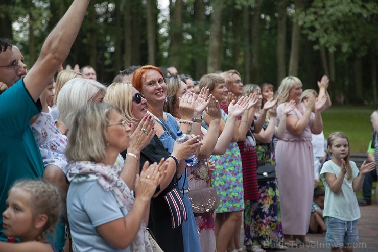 Ar krāšņiem koncertiem, tirdziņiem, pasākumiem un aktivitātēm Lielvārdē svin novada svētkus 260426