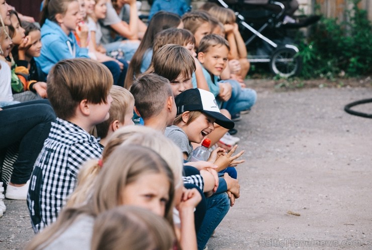 Ar deviņām izrādēm, izzinošām aktivitātēm un devīzi 