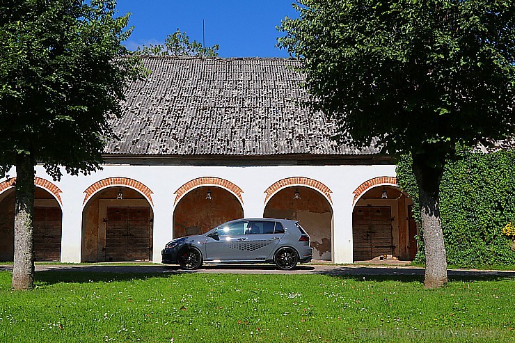 Travelnews.lv apceļo Latviju ar jauno un jaudīgo «VW Golf GTI TRC» 260946