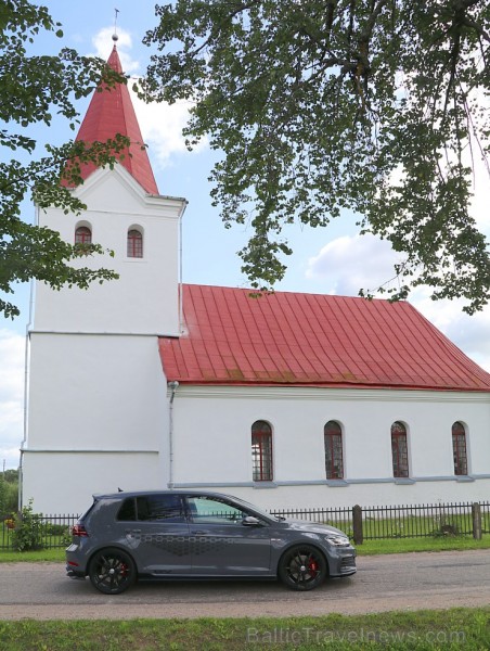 Travelnews.lv apceļo Latviju ar jauno un jaudīgo «VW Golf GTI TRC» 260956