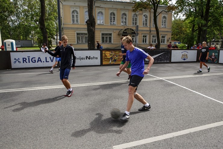 Ar dažādām aktivitātēm, krāšņām koncertprogrammām un gājienu Rēzeknē svinēja pilsētas svētkus 261100