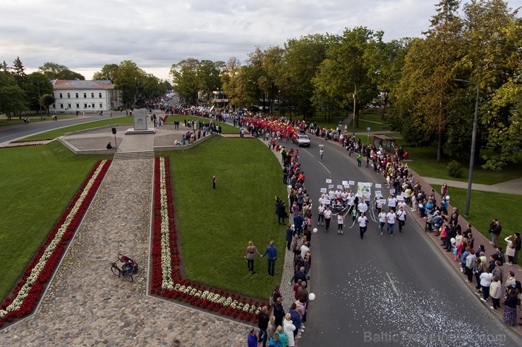 Ar dažādām aktivitātēm, krāšņām koncertprogrammām un gājienu Rēzeknē svinēja pilsētas svētkus 261148