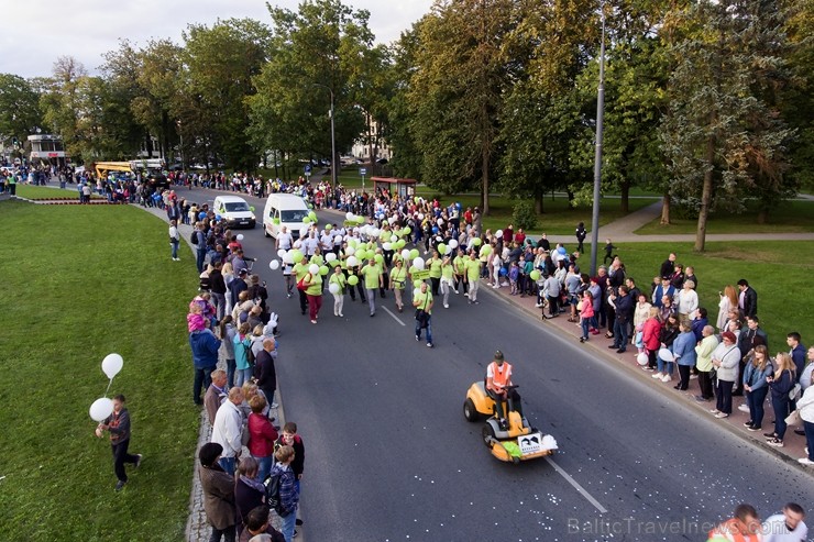 Ar dažādām aktivitātēm, krāšņām koncertprogrammām un gājienu Rēzeknē svinēja pilsētas svētkus 261156