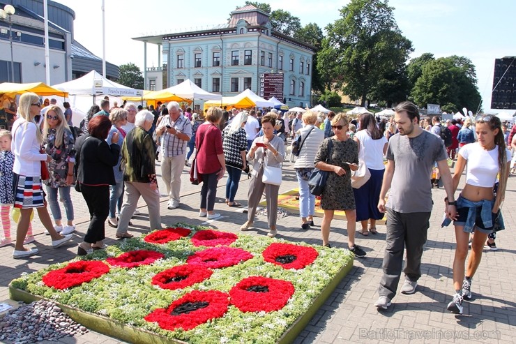 Ar daudzveidīgu svētku programmu un ne vienu vien muzikālu pārsteigumu svin Ventspils pilsētas svētkus 261307