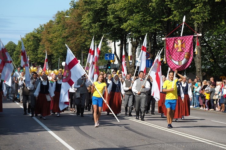 Ar daudzveidīgu svētku programmu un ne vienu vien muzikālu pārsteigumu svin Ventspils pilsētas svētkus 261315