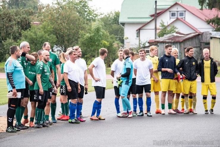 Godinot ilggadējo Latvijas futbola žurnālistu Arturu Vaideru, Preiļu stadionā tika rīkots Baltijas valstu futbola mediju turnīrs, kurā piedalījās četr 261406