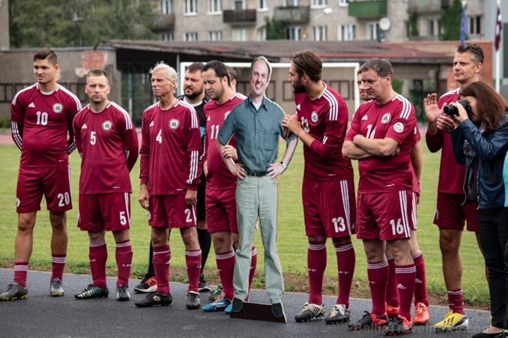 Godinot ilggadējo Latvijas futbola žurnālistu Arturu Vaideru, Preiļu stadionā tika rīkots Baltijas valstu futbola mediju turnīrs, kurā piedalījās četr 261409