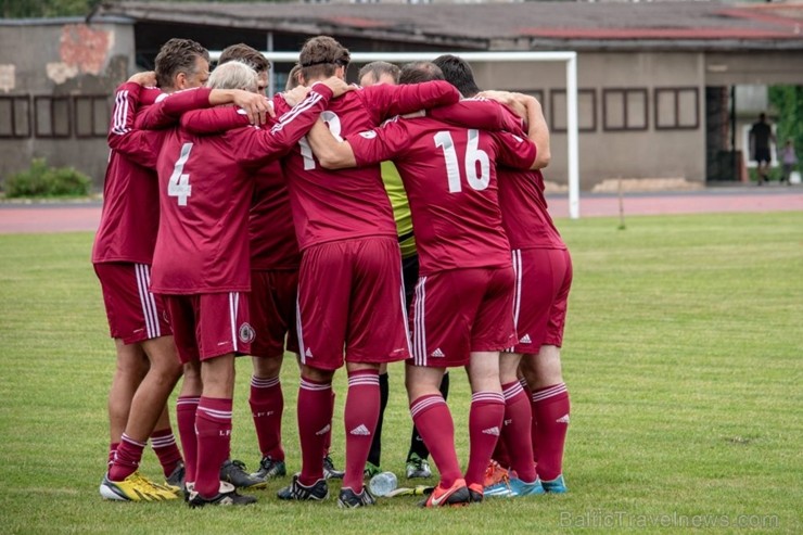 Godinot ilggadējo Latvijas futbola žurnālistu Arturu Vaideru, Preiļu stadionā tika rīkots Baltijas valstu futbola mediju turnīrs, kurā piedalījās četr 261415