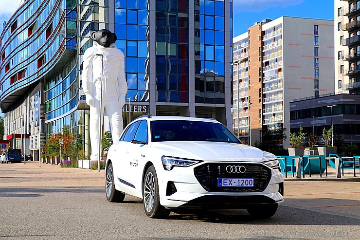 Travelnews.lv apceļo Zemgali un Vidzemi ar jauno un elektrisko «Audi e-tron» 261610