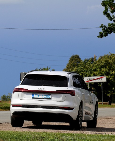 Travelnews.lv apceļo Zemgali un Vidzemi ar jauno un elektrisko «Audi e-tron» 261615