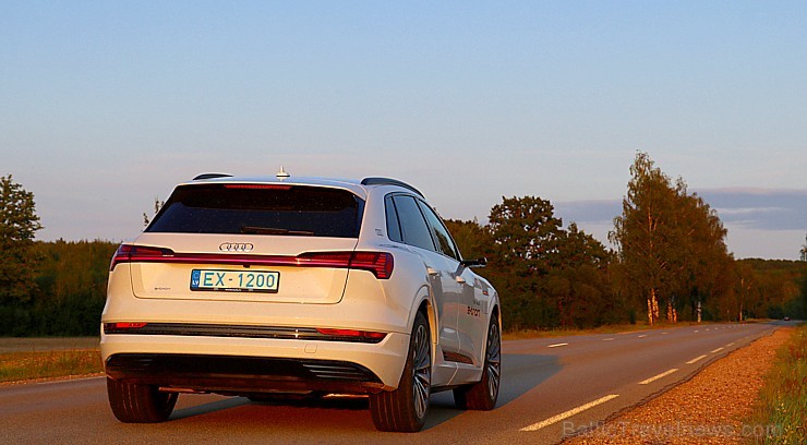 Travelnews.lv apceļo Zemgali un Vidzemi ar jauno un elektrisko «Audi e-tron» 261632