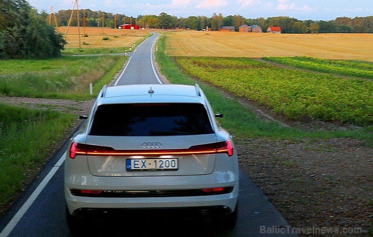 Travelnews.lv apceļo Zemgali un Vidzemi ar jauno un elektrisko «Audi e-tron» 261633