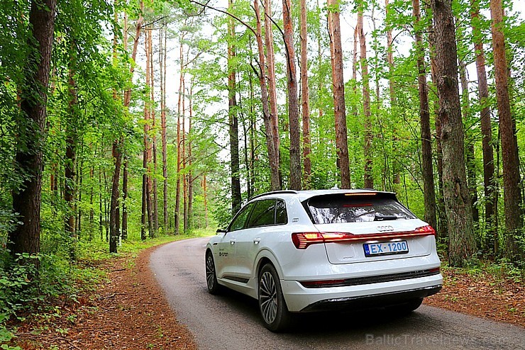 Travelnews.lv apceļo Zemgali un Vidzemi ar jauno un elektrisko «Audi e-tron» 261654