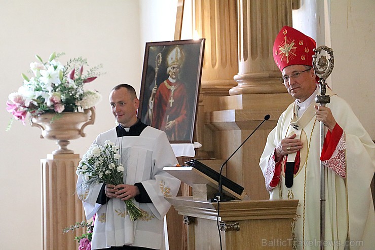 Ikšķiles Svētā Meinarda Romas katoļu draudzes dievnams organizē svinīgu Iestiprināšanas sakramenta ceremoniju 262510