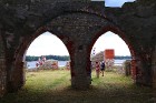 Līdz septembra vidum ar sausām kājām var aizkļūt uz Meinarda salu un senāko mūra ēku Latvijā 14