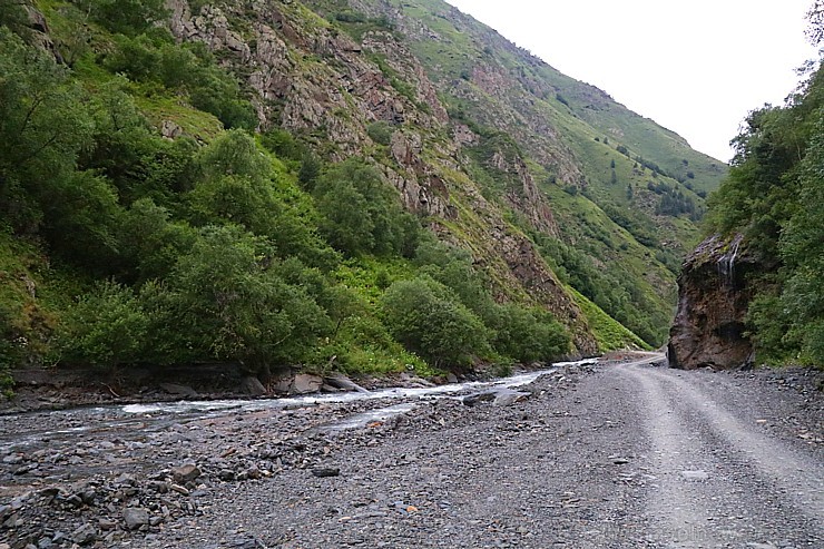 Travelnews.lv ar 4x4 mikroautobusu dodas Kaukāza kalnu maršrutā Datvijvari - Kistani - Khevsureti. Atbalsta: Georgia.Travel 262901