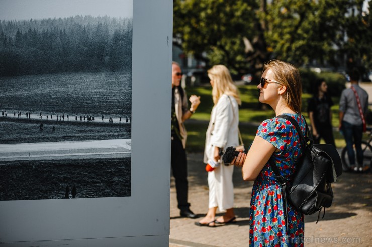 Ar svinīgu sarīkojumu pie Brīvības pieminekļa un izstādi 