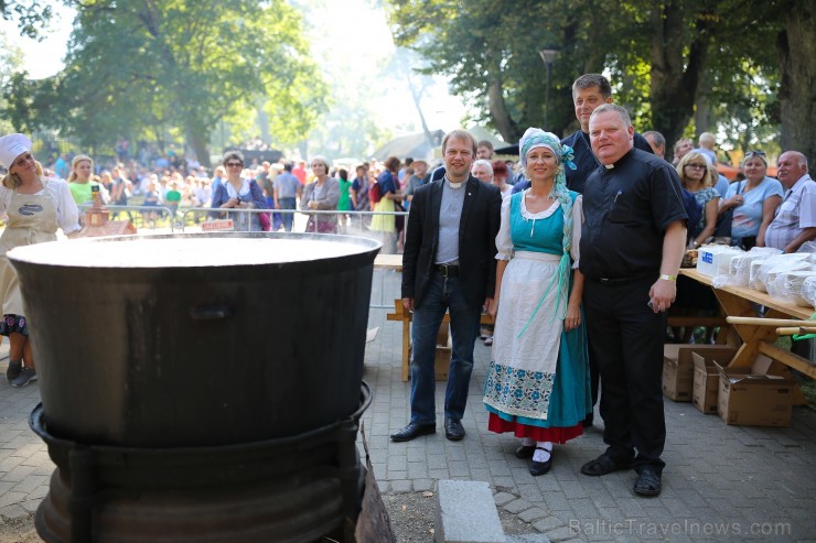 Nēģu svētki ir vērienīgākie svētki Carnikavas novadā, kuri ik gadu tiek svinēti augustā, atzīmējot nēģu zvejas sezonas atklāšanu 263369