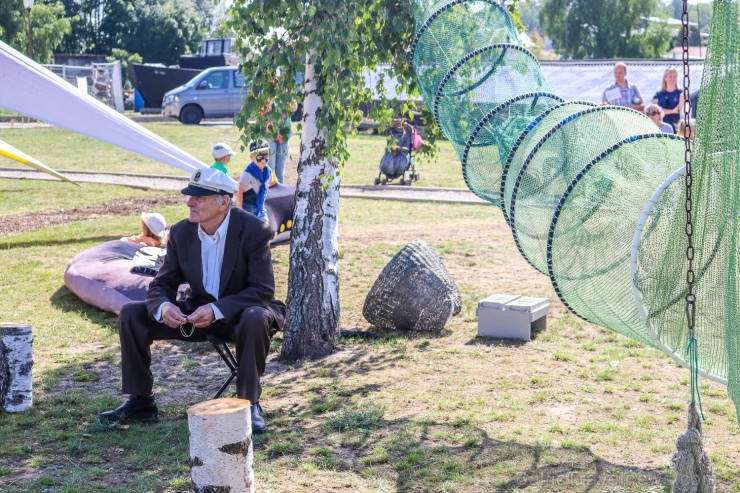 Nēģu svētki ir vērienīgākie svētki Carnikavas novadā, kuri ik gadu tiek svinēti augustā, atzīmējot nēģu zvejas sezonas atklāšanu 263372