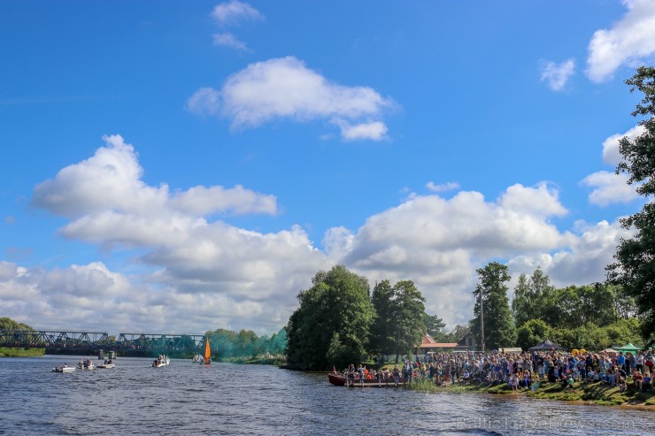 Nēģu svētki ir vērienīgākie svētki Carnikavas novadā, kuri ik gadu tiek svinēti augustā, atzīmējot nēģu zvejas sezonas atklāšanu 263374