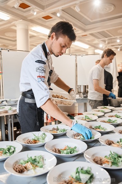 Viesnīcas Park Hotel Latgola restorāna PLAZA komanda 22.08.2019 rīkoja ekskluzīvas vakariņas neparastā vietā - Daugavpils Universitātes skvērā 263723