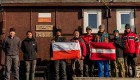 Latvijas Universitātes zinātnieki atgriezušies no ekspedīcijas Svalbāras arhipelāgā, kur tie pētīja ledājus un vides piesārņojumu vietā, kuru no Zieme 69