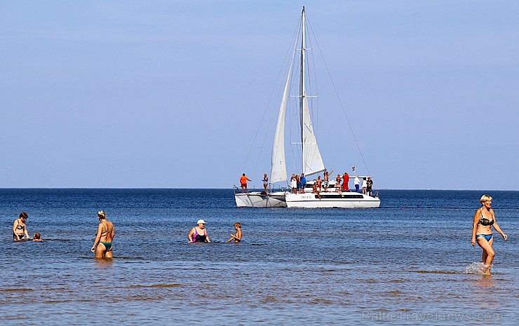 Jūrmala 1.septembri sagaida ar saulainu un labi apmeklētu pludmali 263993