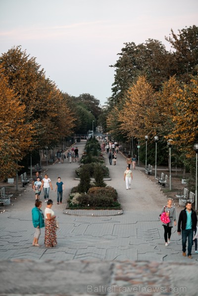 Senās uguns nakts ietvaros sveču un ugunskura gaismā Liepājas pludmalē noslēdzās jau devītais festivāls 