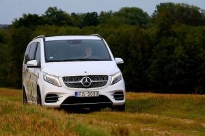 Travelnews.lv apceļo Latviju ar jauno biznesa klases mikroautobusu «Mercedes-Benz V-Klase» 48