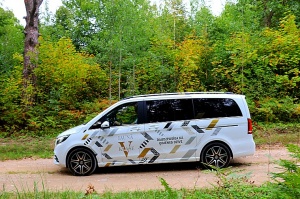Travelnews.lv apceļo Latviju ar jauno biznesa klases mikroautobusu «Mercedes-Benz V-Klase» 53