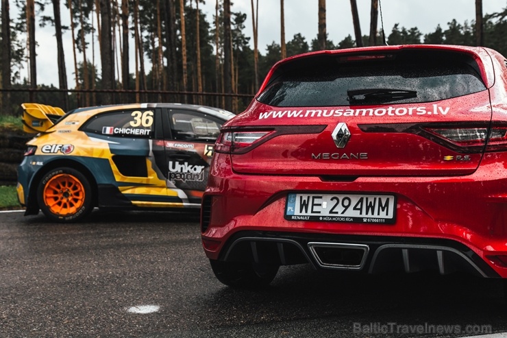 Travelnews.lv ar «Renault Mūsa Motors Rīga» atbalstu iepazīst Pasaules rallijkrosa čempionāta aizkulises Latvijā. Foto: Toms Svilāns 265711