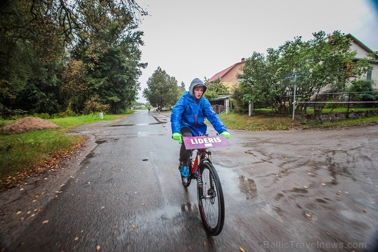 Valmieras ielas skriešanas svētkos piepildīja lielāki un mazāki sportisti, līdzjutēji un tūristi 265933