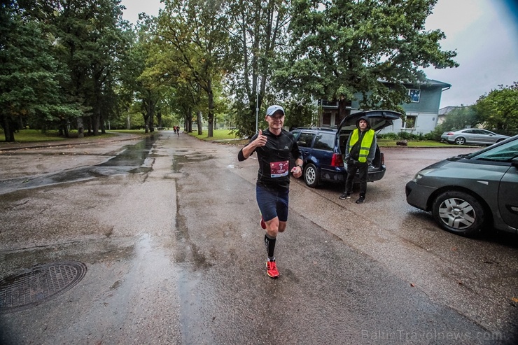 Valmieras ielas skriešanas svētkos piepildīja lielāki un mazāki sportisti, līdzjutēji un tūristi 265940